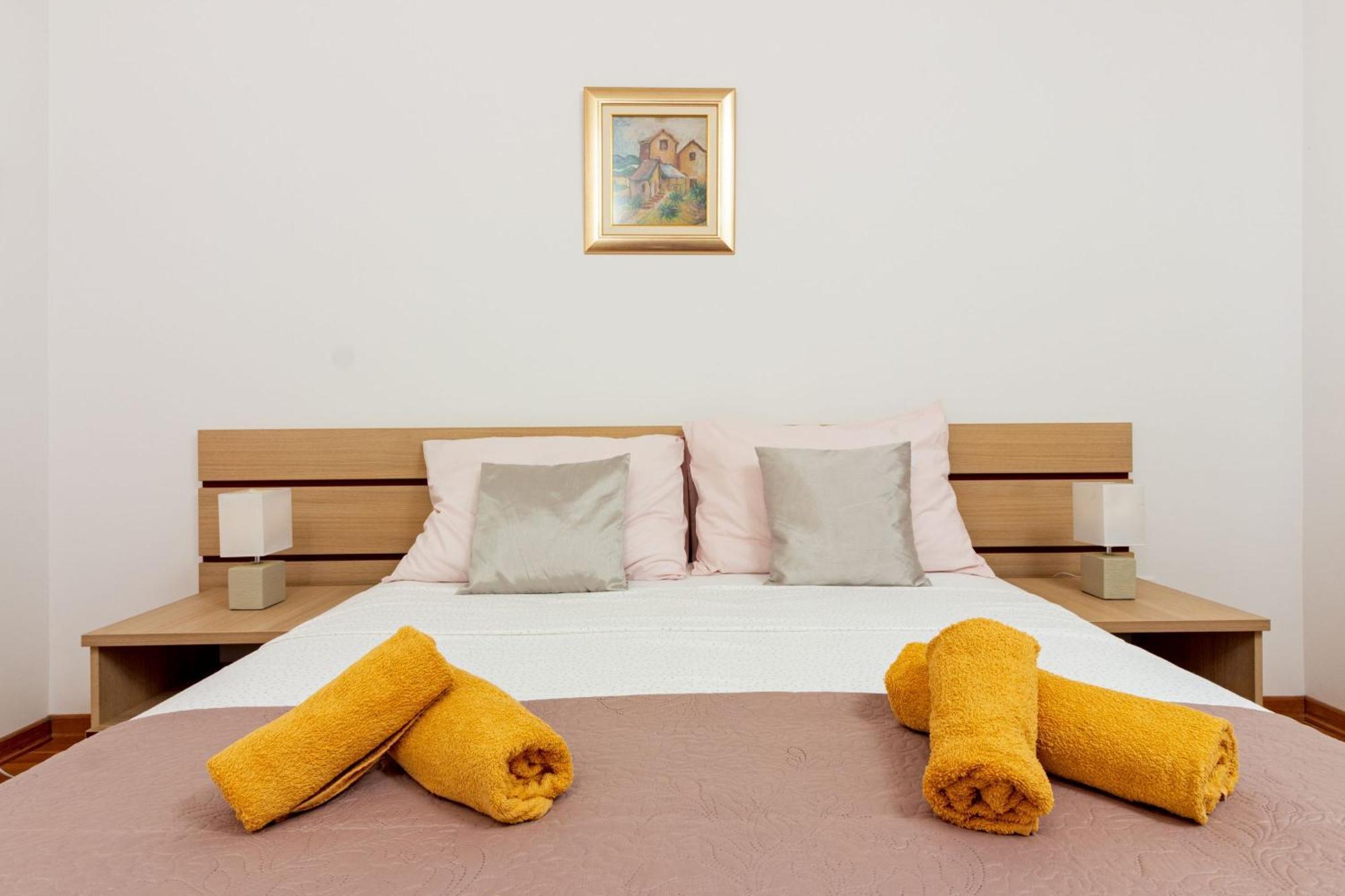 Apartment Mandalina House Стари Град Екстериор снимка
